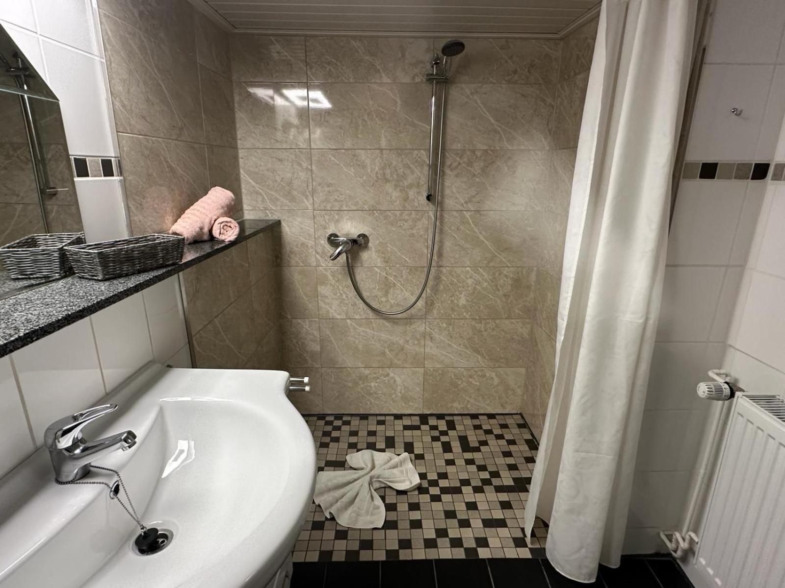 Christels Ferienwohnung 1 In Thale Mit Sonnenterrasse Und Grill Dış mekan fotoğraf
